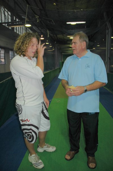 formeraustralianspinnerterryjennerwithjasonfox2007.jpg